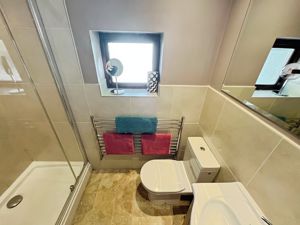 En-suite- click for photo gallery